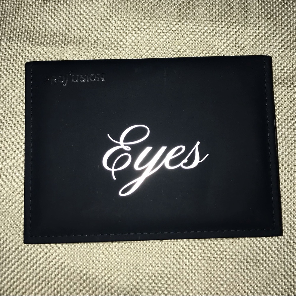Eyeshadow/brow Palette